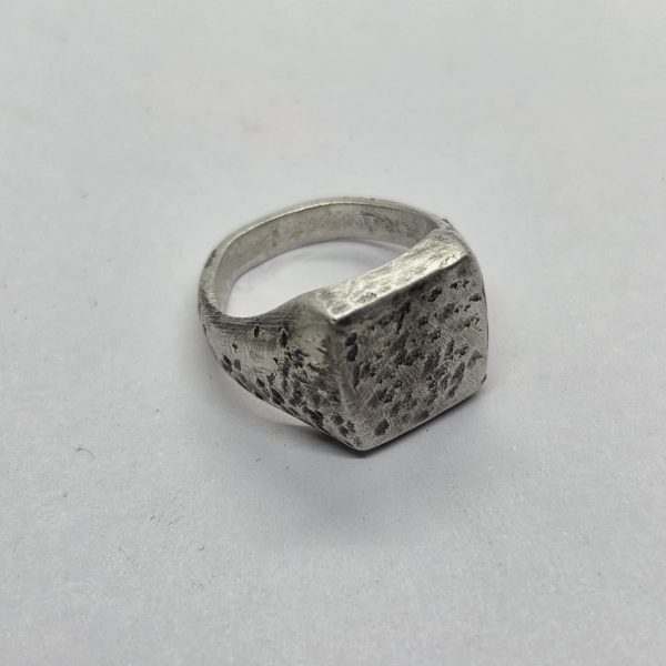 Anillo Lava Square